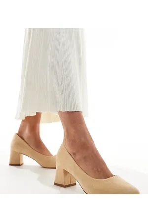 Truffle Collection Wide fit block heel court shoe in beige