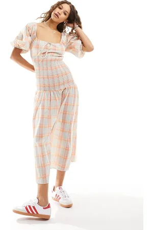 Glamorous Scoop neck shirred waist puff sleeve midi dress in check