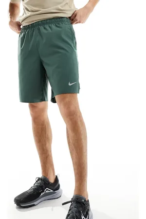 Nike Challenger Dri-FIT 9 inch shorts in green