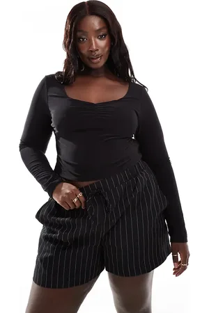 Kaiia Plus soft touch ruched detail long sleeve top in