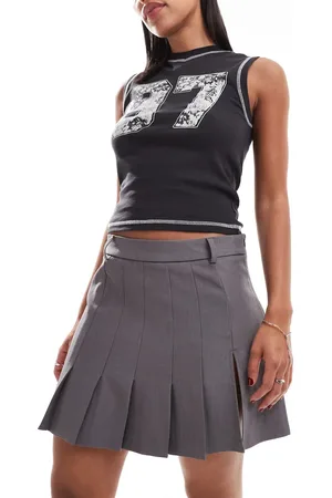 Noisy May Pleated skirt with thigh split in