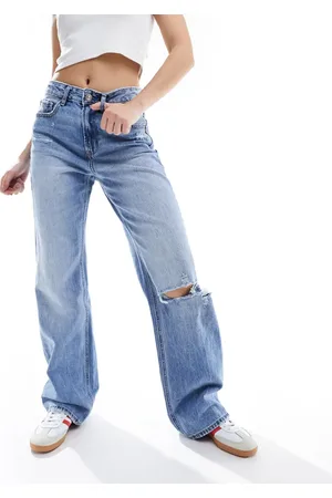 Stradivarius Wide leg dad jean with rips in medium wash