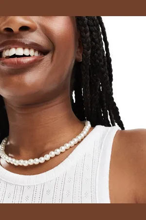 Kaiia Pearl bow tie detail necklace in