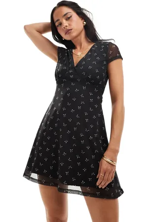 New Look Bow print mesh tea dress in