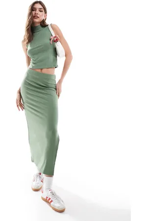 VERO MODA Cropped ribbed column maxi skirt co-ord in sage