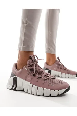 Nike Free Metcon 5 trainers in smokey mauve