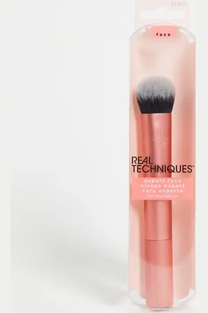 Real Techniques Expert Face Brush
