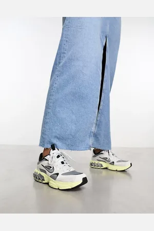 Nike Zoom Air Fire trainers in and luminous green