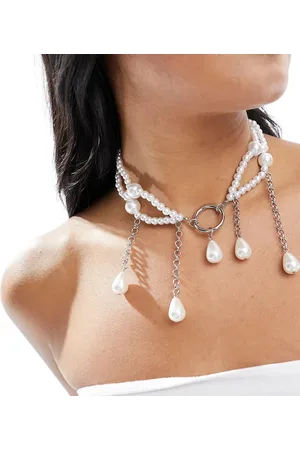 Reclaimed Romantic drippy pearl necklace