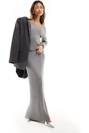 NA-KD Ribbed assymetric neck top in dark