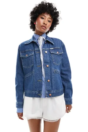 Wrangler Denim jacket with pocket details in dark