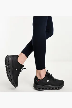 On Running ON Cloudgo running trainers in