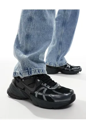 Nike V2K Run trainers in