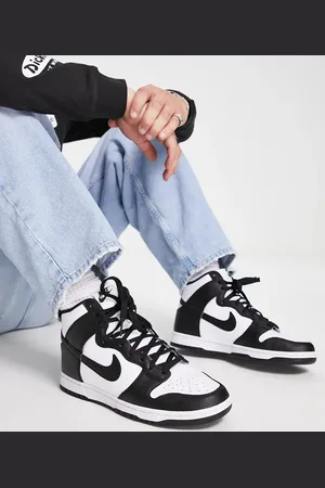 Nike Dunk Hi Retro trainers in black and