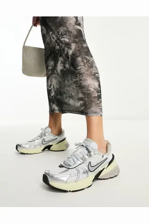 Nike V2K Run unisex trainers in and silver