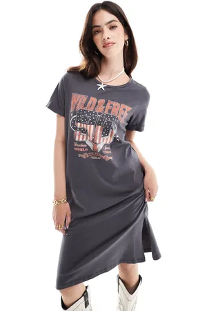 Noisy May Midi t-shirt dress with wild print in