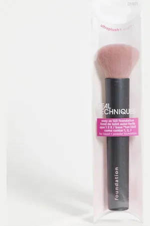 Real Techniques Easy as 1 2 3 Foundation Brush