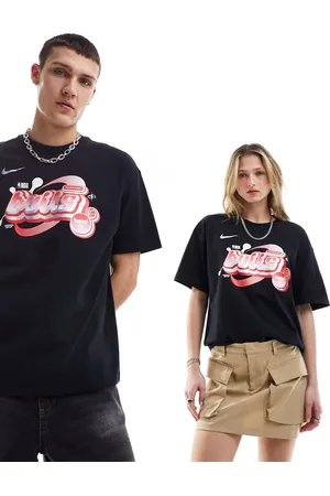 Nike NBA Unisex Chicago Bulls graphic t-shirt in