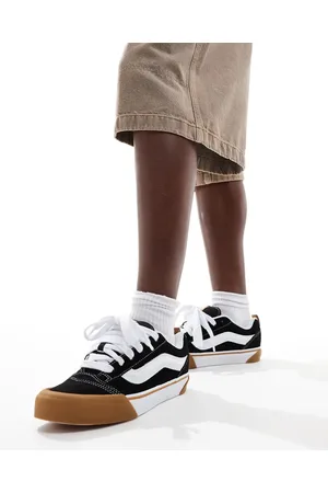 Vans Knu skool chunky trainers in and white with gum sole detail