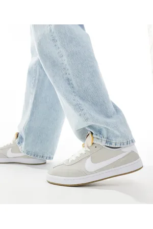 Nike FC Classic trainers in and white