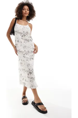 New Look Plisse strappy midi dress in print