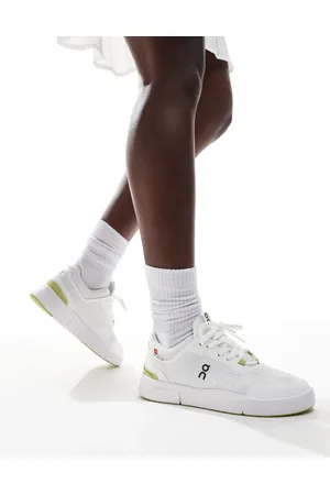 On Running ON The Roger Spin trainers in white and