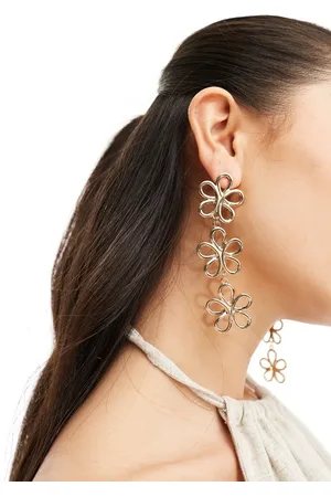 petit moments Sophie flower trio drop earrings in