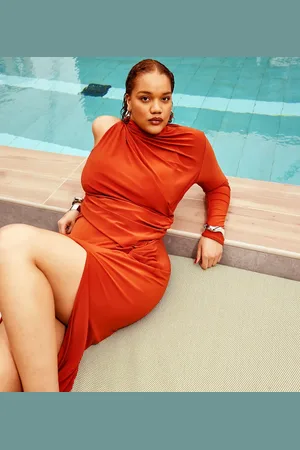 ASOS ASOS DESIGN Curve one sleeve maxi dress with slashed front cut out in rust