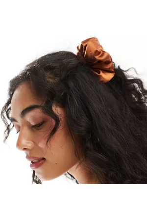 DesignB London Puffy satin hair scrunchie in burnt