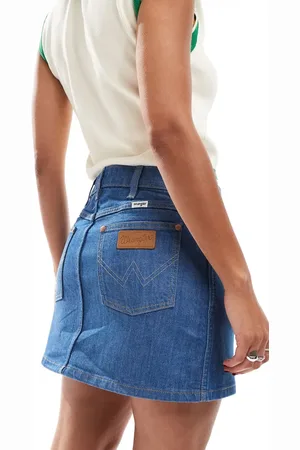 Wrangler Mini denim skirt in rinsed