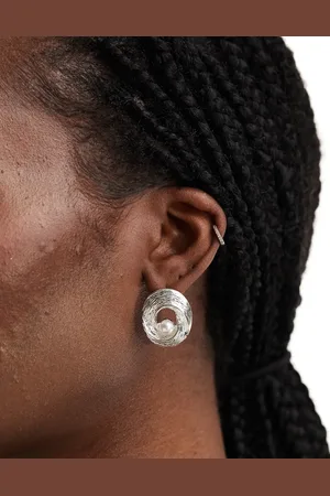True Decadence Vintage style cutout pearl stud earrings in