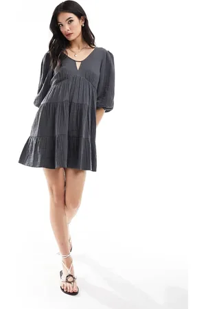 Iisla & Bird Tiered mini summer dress in charcoal