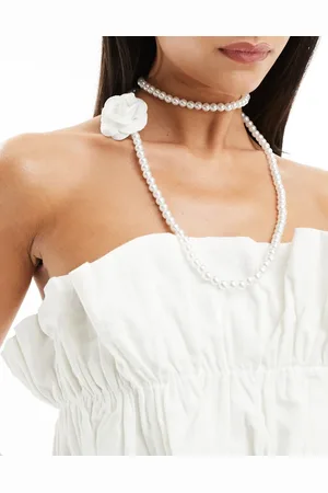 Reclaimed Layered pearl necklace with rose