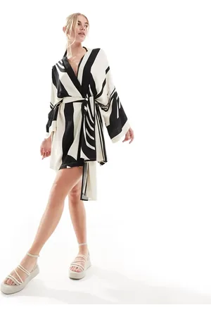 SNDYS Contrast stripe belted wide sleeve dress in black and white