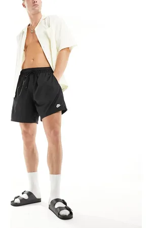 Nike Club shorts in