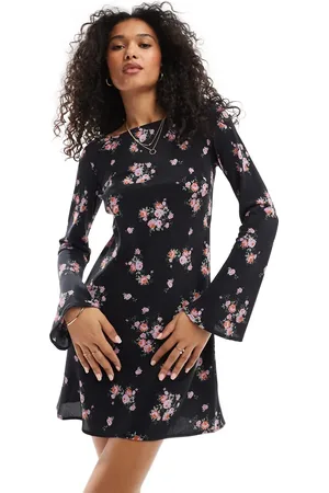 New Look Long sleeve mini dress in ditsy print