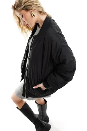 In wear Bomber jacket in