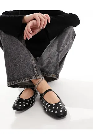 Stradivarius Studded ballet shoe in