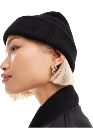 Monki Ribbed beanie hat in