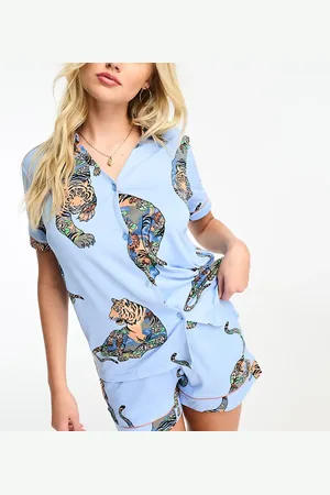 Chelsea Peers Short sleeve and short poly pyjama set in lotus tiger print