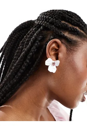 True Decadence Pearlescent flower earrings in white