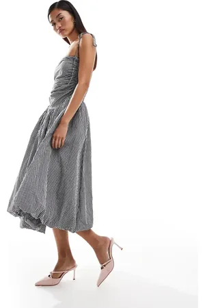 Amy Lynn Alexa shoulder tie midi dress in mono gingham