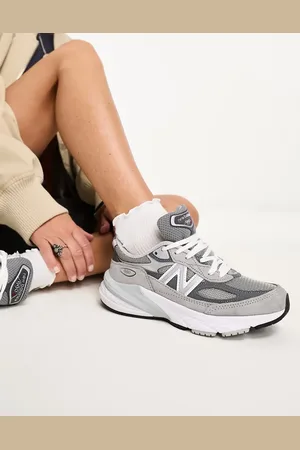 New Balance 990v6 sneakers in