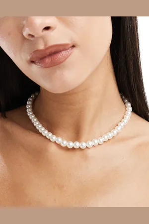 Kaiia Pearl bow tie detail necklace in