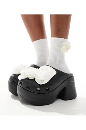 Crocs Classic rosette clog in