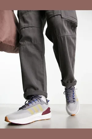 adidas Adidas Training Avryn trainers in and red