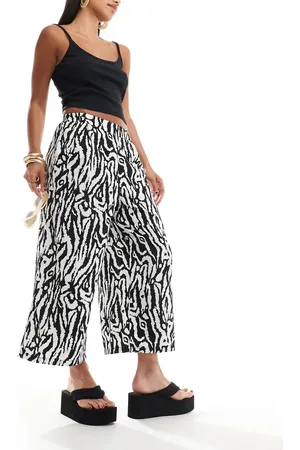 New Look Wide leg trousers in zebra print
