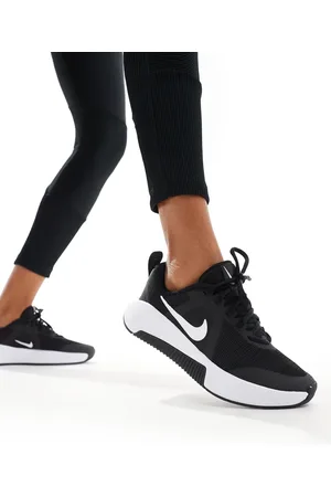 Nike MC 3 trainers in and white