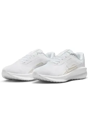 Nike Downshifter 13 trainers in