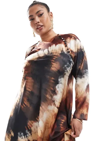 ASOS ASOS DESIGN Curve satin biased maxi dress in button detail in blurred floral print